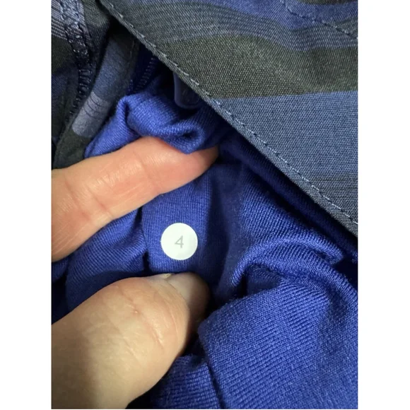 Lululemon Women's 4 Blue Black Striped Zip Front Run Hustle Jacket Packable Hood - Picture 10 of 14